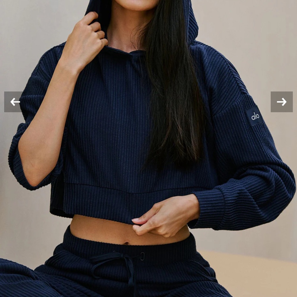 ALO Yoga Women's Dark Blue Ribbed Hoodie